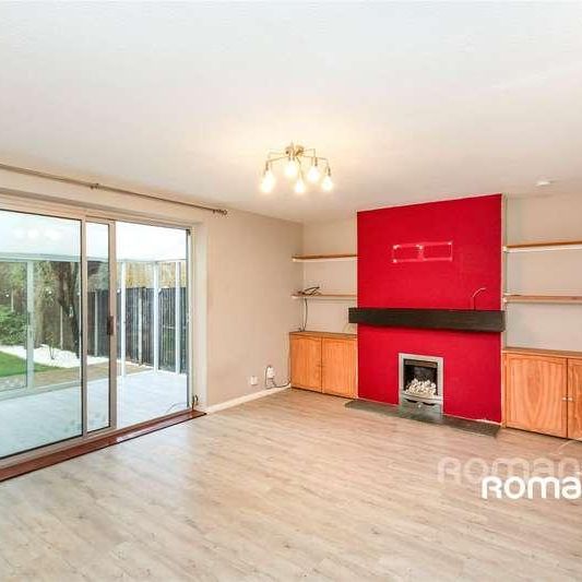Giffard Drive, Farnborough, GU14 - Photo 1