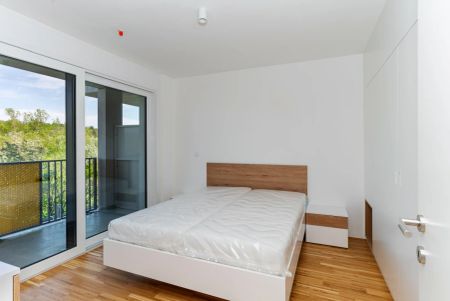 VOLLMÖBLIERT - All inclusive Apartment direkt an U1! Einkäufe direkt in den Kühlschrank? In den TABA Tower Serviced Apartments ist das möglich! - Photo 3