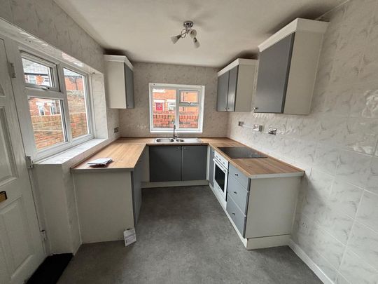 3 bedroom terraced house to rent - Photo 1