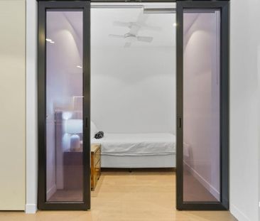 🌆 STUNNING VIEWS I QUEEN'S WHARF LUXURY LIVING I 1 BED + STUDY ✨ - Photo 6