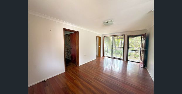 Charming 3-Bedroom Home for Rent in Nowra - Photo 1