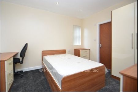 8 Bedroom Student Accommodation Leeds - Photo 5