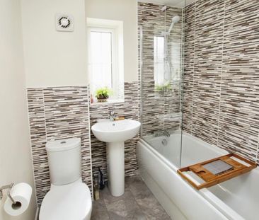 2 bedroom terraced house to rent - Photo 1