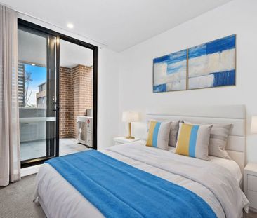 Luxury apartment in ultra convenient location - Photo 2