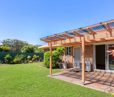 Newly refurbished 3 Brm home, sep lounge, dining and family, master... - Photo 1