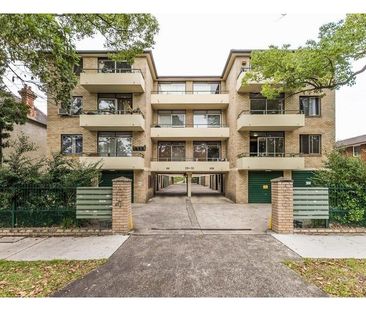 Freshly Painted Bright Fully Furnished Studio with LUG - Photo 4