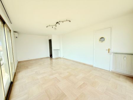 Location Appartement 3 pièces 74m² CANNES 06400 - Photo 2
