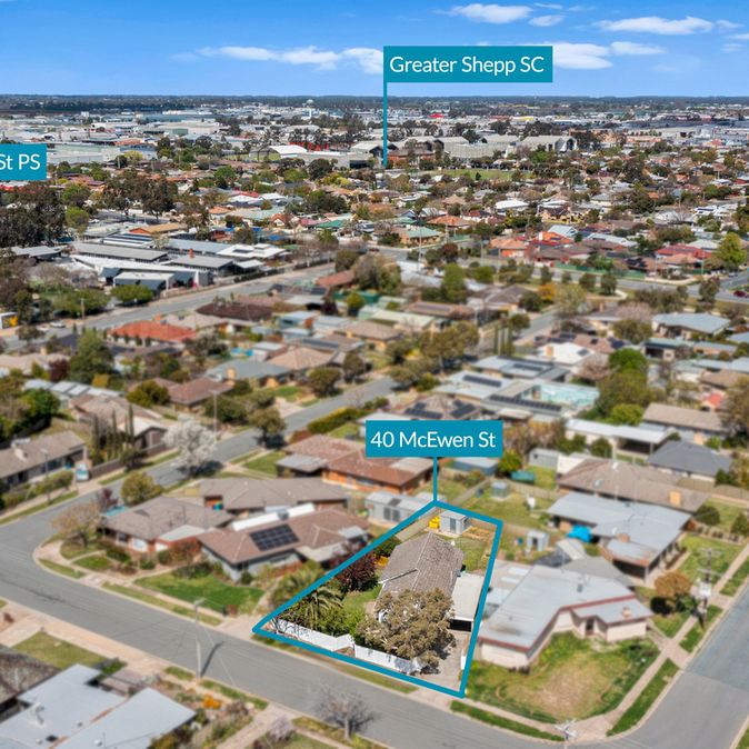 4 BEDROOM HOME NEXT TO GV HEALTH! - Photo 1