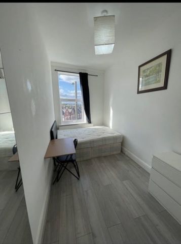 Room in a Shared Flat, Finchley Road, NW2 - Photo 3