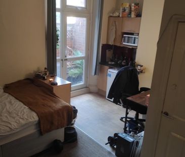 Studio Flat, Holyhead Road, CV1 - Photo 5