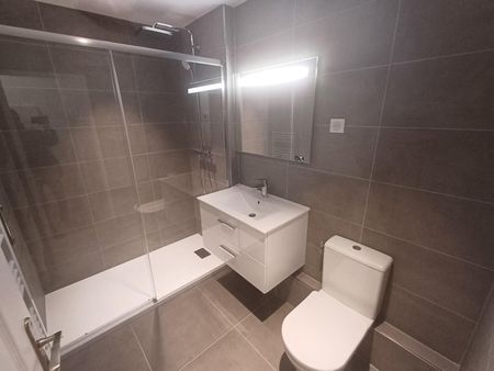 location Appartement T1 DE 28.4m² À PARIS - Photo 4