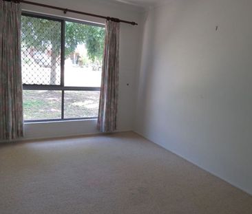 FAMILY HOME IN POPULAR COASTAL COMMUNITY - Photo 3