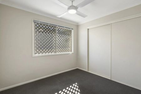 Spacious & Stylish Townhouse in Prime Inner-City Location - Photo 2