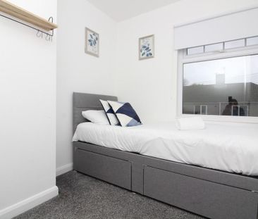 3 bedroom terraced house to rent - Photo 5