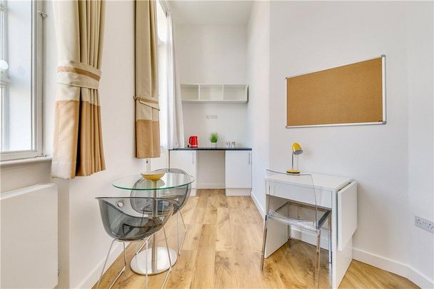 Studio to rent - Photo 1