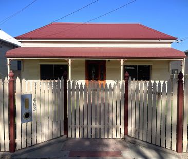 3 Bedrooms - North&sol;East Location - Photo 2