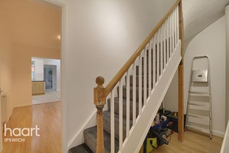 4 bedroom terraced house to rent - Photo 2