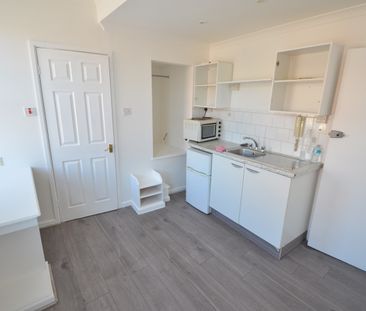 Studio Flat, Chingford Road, E17 - Photo 2