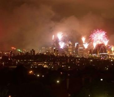 Spacious apartment with Stunning views with New Year's Fireworks - Photo 2