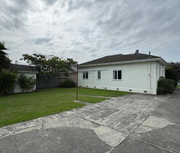Fabulous low maintenance three bedroom home - ... - Photo 2