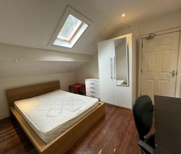 7 Bed Semi-Detached House, Derby Grove, NG7 - Photo 5