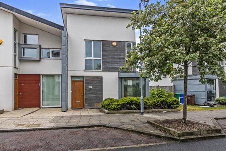 3 bedroom semi-detached house to rent - Photo 5