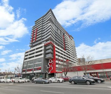 GREAT LOCATION WITH STYLISH, MODERN AND FURNISHED APARTMENT IN EXCE... - Photo 4