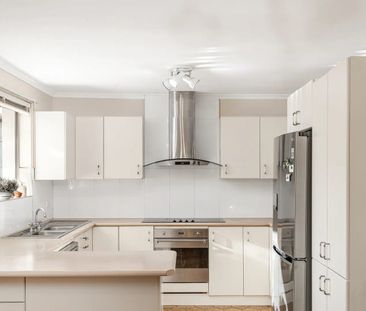 32 Drayton Avenue, Castle Hill, NSW 2154 - Photo 4