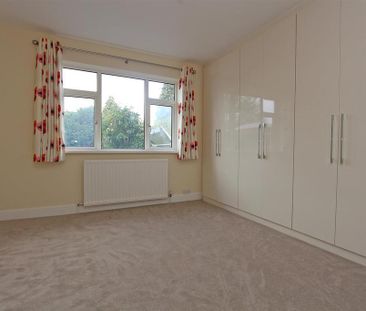 2 bedroom detached bungalow to rent - Photo 4