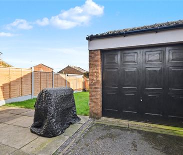 8, Poppleton Way, Tingley, Wakefield, West Yorkshire, WF3 1UU - Photo 4