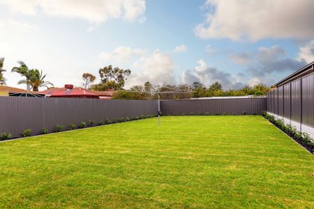 Newly Renovated Home with Huge Backyard - Photo 4