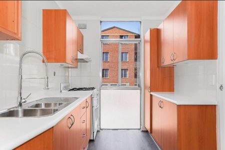 This 3 Bedroom apartment is sure to impress!!! - Photo 5