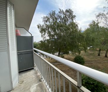 Location Appartement 2 pièces 38m² ST MARTIN D HERES 38400 - Photo 4