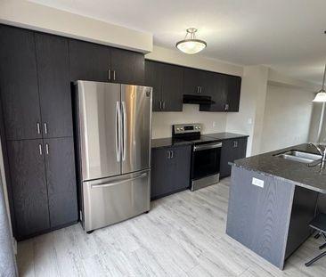 For Lease - 92 Monarch Woods Drive, Kitchener, Ontario - Photo 3