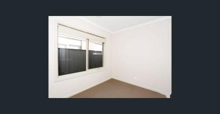 Modern Living in a Prime Craigieburn Location - Photo 4