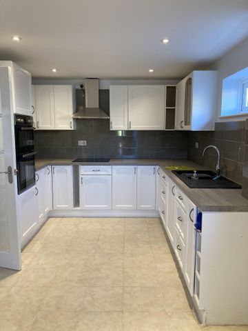 2 bed cottage to rent in Gloucester Road, Bournemouth, BH7 - Photo 2