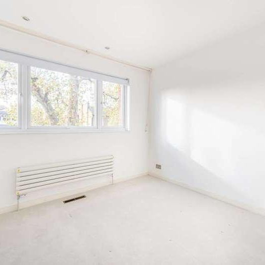 Woodsford Square, Holland, W14 - Photo 1