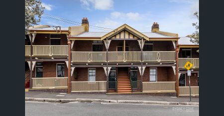 APARTMENT RICH IN HERITAGE CHARM | Furnished - Photo 4