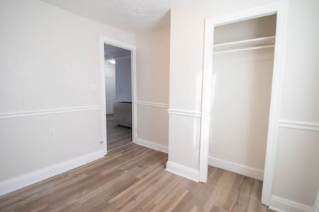 1 BEDROOM HOUSE IN ST.CATHARINES!!! - Photo 2