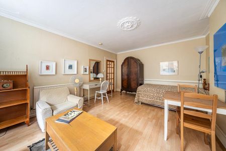 Studio to rent - Photo 2