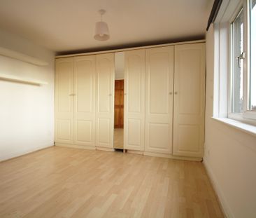 Woodside Crescent, Paisley, Renfrewshire - Photo 3