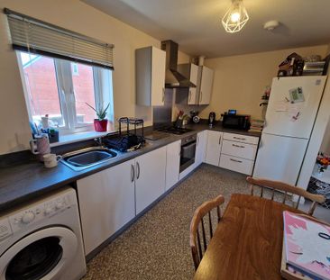 1 bedroom coach house to rent - Photo 5