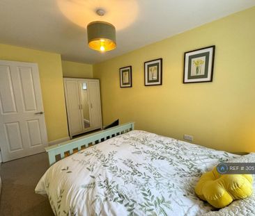 3 bedroom end of terrace house to rent - Photo 3