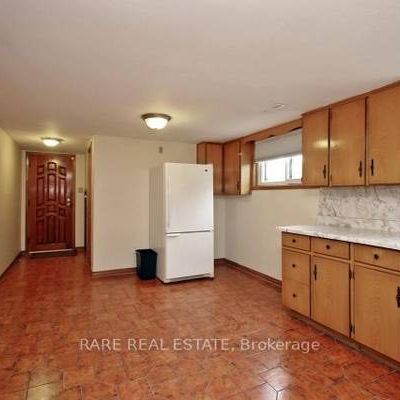 2 Bedroom Basement Apartment - Photo 3