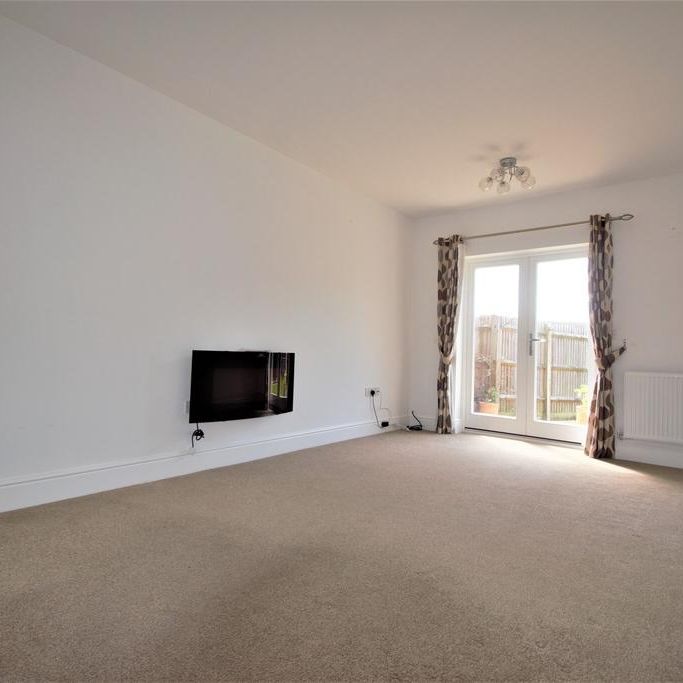 3 bedroom semi-detached house to rent - Photo 1