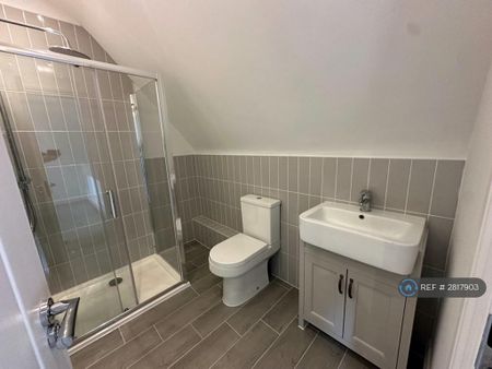 3 bedroom terraced house to rent - Photo 4