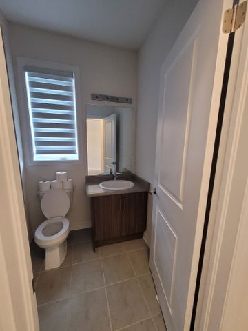 For Lease - 133 Berkely Street, Wasaga Beach, Ontario - Photo 5