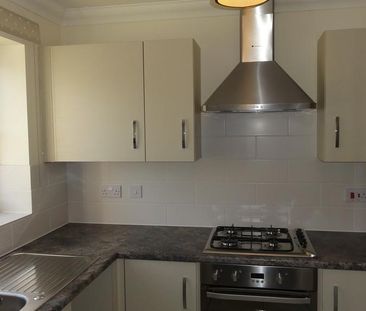 2 bedroom terraced house to rent - Photo 4