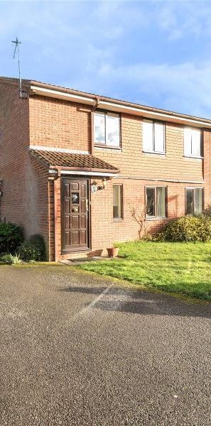 2 bedroom maisonette to rent - Photo 1