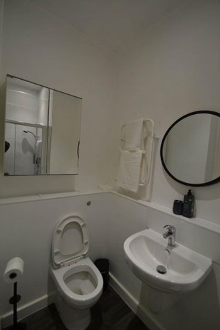 Studio to rent - Photo 5